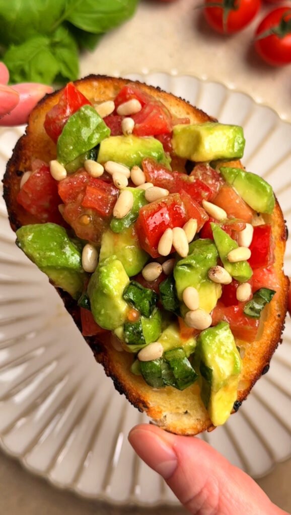 Toast with avocado and tomato