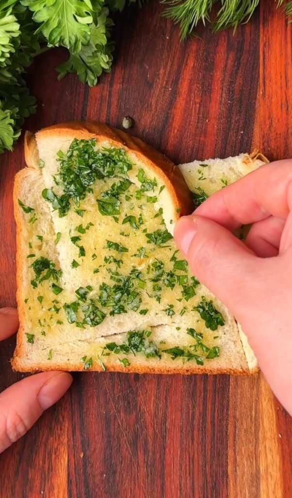 shaping the garlic windmill toast